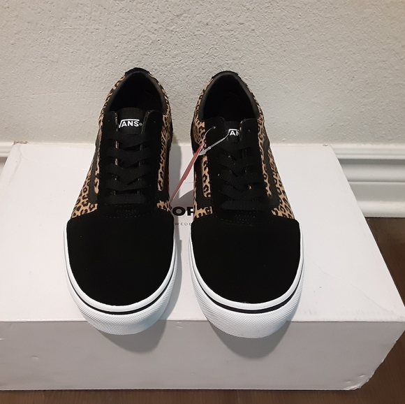 Vans - Picture 4 of 4